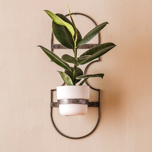 CUTE PLANTER POT Hanging plant holder Art Deco round steel rod plant holder Wall planter geometric White