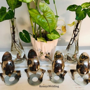 Metal Garden Frog Figurine
