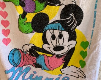 Minnie Mouse Towel / 27" x 49.5" / 80's & 90's Fashion / Vintage