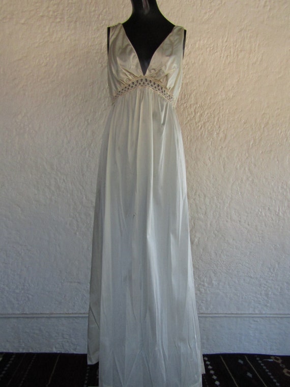 Goddess Nightgown / Small/ Medium/ 70's & 80's Fa… - image 3