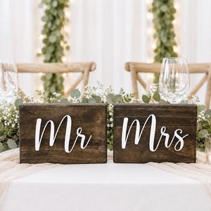 Mr and Mrs Wooden Table Signs: Freestanding Wooden Wedding Decor