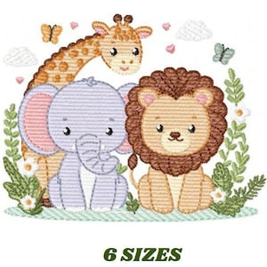 Puede incluir: Diseño bordado con una jirafa, un elefante y un león de dibujos animados rodeados de hojas verdes y flores. Los animales están todos sonriendo y tienen expresiones lindas.