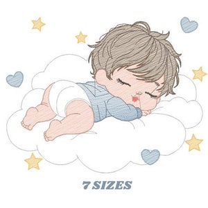 Op de afbeelding: Een digitaal borduurpatroon van een baby die slaapt op een wolk met sterren en harten. Het ontwerp is verkrijgbaar in 7 maten.