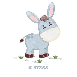 Könnte beinhalten: Ein süßer Cartoon-Esel mit einem hellblauen Körper, braunen Hufen und rosa Ohren. Der Esel steht auf einem grünen Grasfleck mit dem Text "6 SIZES" darunter.