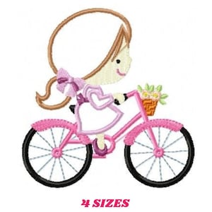 Könnte beinhalten: Ein rosa Fahrrad mit einem Blumenkorb am Lenker. Ein Mädchen mit braunen Haaren und einem lila Kleid fährt Fahrrad.