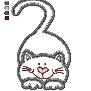 以下が含まれることがあります： 白い体と茶色の目をした猫の灰色の輪郭。猫は尻尾を体の周りに巻き付けて座っています。猫はハート型の鼻とひげを持っています。