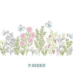 Könnte beinhalten: Gesticktes Blumendesign mit rosa, weißen und gelben Blumen, grünen Blättern und hellblauen Schmetterlingen. Das Design umfasst verschiedene Pflanzenarten und den Text "7 SIZES" in Türkis auf weißem Hintergrund.
