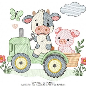 K&ouml;nnte beinhalten: Gesticktes Design mit einer Kuh, die einen gr&uuml;nen Traktor mit einem Schwein f&auml;hrt. Die Kuh ist wei&szlig; mit schwarzen Flecken, das Schwein ist rosa. Der Traktor hat gelbe R&auml;der. Ein gr&uuml;ner Schmetterling, ein rosa Herz und Blumen.