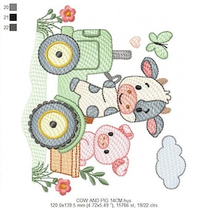 K&ouml;nnte beinhalten: Gesticktes Design mit einem gr&uuml;nen Traktor, einer Kuh mit schwarzen Flecken und einem rosa Schwein. Das Design enth&auml;lt einen Schmetterling, Blumen und den Text "COW AND PIG 14CM.hus". Das Design misst 120,0 x 139,5 mm.