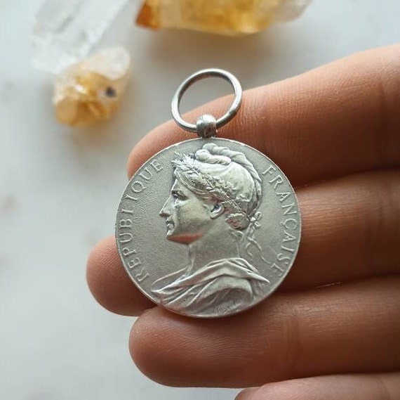 Antique 1922 French Medal Pendant in Solid Hallma… - image 7