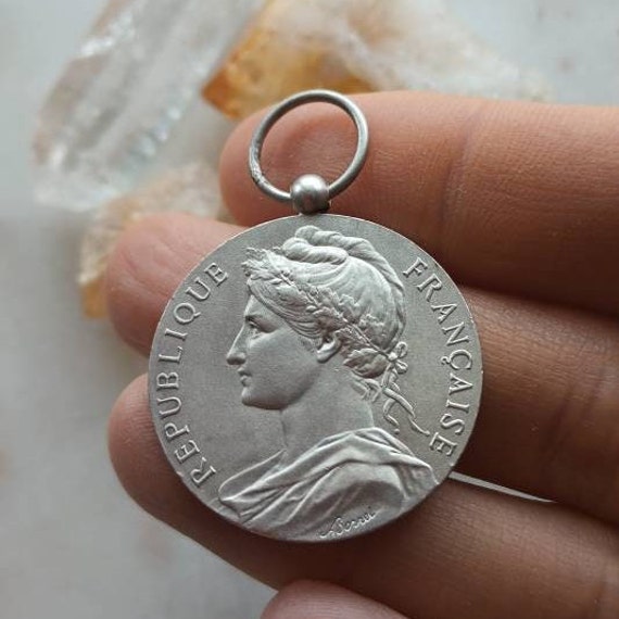 Vintage 1957 French Medal Pendant in Solid Hallma… - image 1