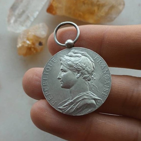Antique 1911 French Medal Pendant in Solid Hallma… - image 1