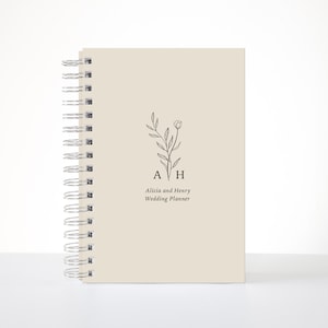 Floral Wedding Planner Book / Beige Monogram Custom Wedding Planner / Real Gold Foil / Hard Cover Book / Best Friend Wedding Gift to Bride