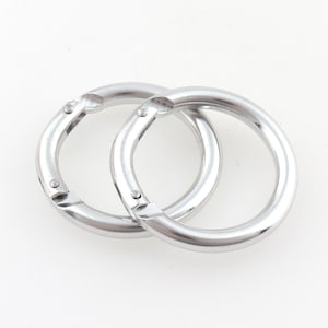 Round Silver Carabiner Clip Aluminum Carabiner Gated Spring Snap Key Chains Shaped Carabiner Key Ring Aluminum Carabiner Clasp Connector