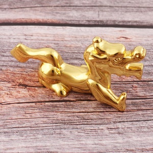 Descanso de pauzinhos de dragão, suporte de pauzinhos de estilo chinês, suporte de pauzinhos de metal, descanso de pauzinhos de cor dourada, descanso de faca de animal, decoração de mesa