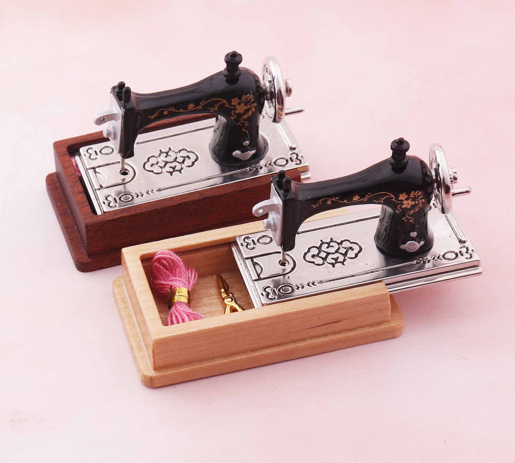 Dolls House Sewing Machine & Iron Miniature Sewing Room Decoration Accessory