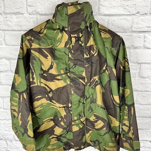 British DPM Camouflage Lightweight Waterproof Wet Weather Parka Size: Small