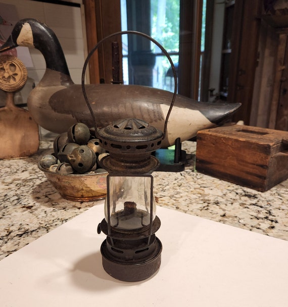 Dietz Sport Skater's Lantern Lamp Oil Kerosene Primitive Dietz Sport Skater's Lantern Lamp Oil Kerosene Primitive
