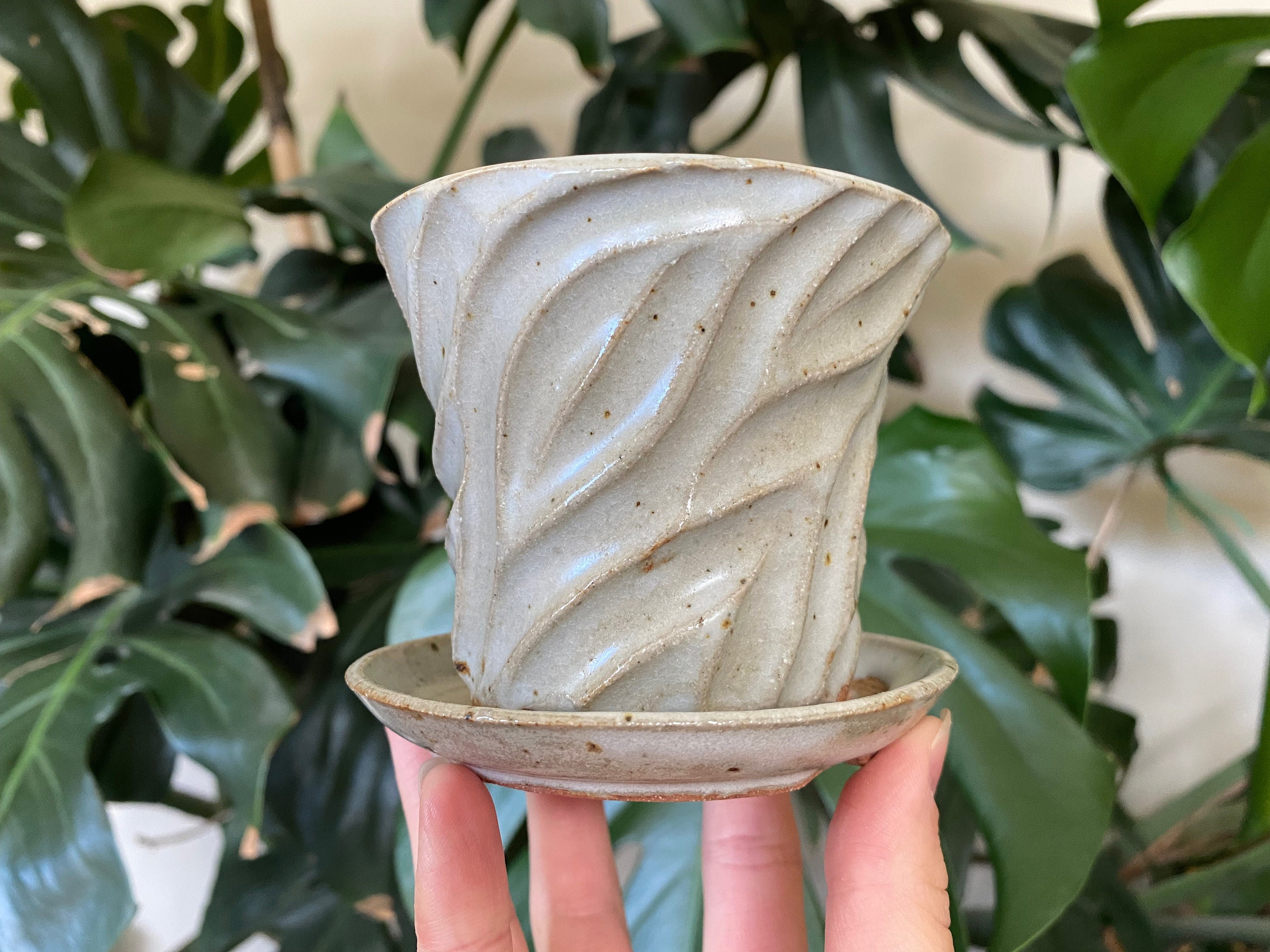 White and Gold Ceramic Fluted Planter Pot with Drainage Hole
