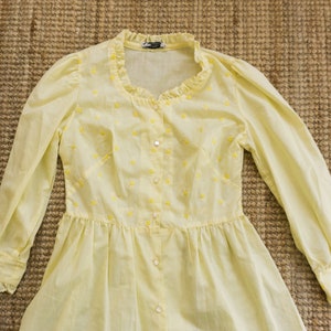 Vintage 70's The Villagers yellow button through dress with embroidered flowers image 9