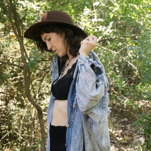 Vintage 80's oversized denim jacket in light acid wash image 5