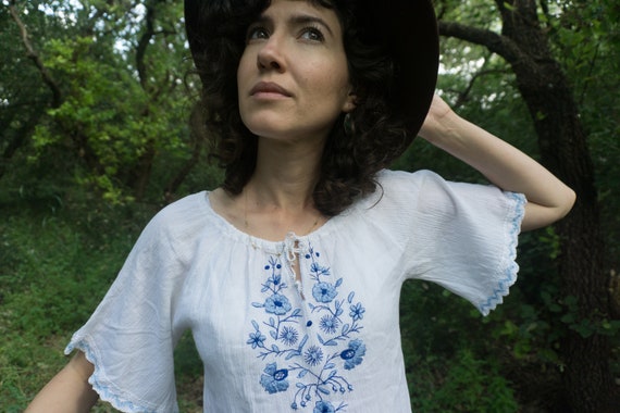Vintage 70's white embroidered peasant blouse with