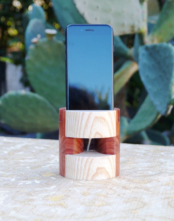Petit support pour smartphone en bois