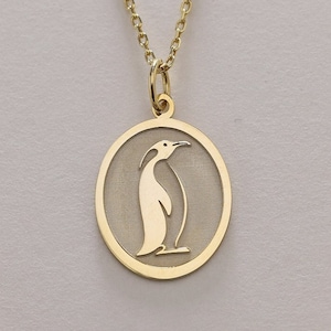 14k Gold Penguin Necklace, Gold Penguin Disc Jewelry , Penguin Animal Pendant , Personalized Penguin Charm , Penguin , Birthday Gift