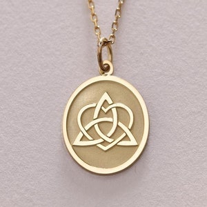14k Solid Gold Herz Triquetra Knoten Halskette, Herz Triquetra Anhänger, personalisierte keltische Triquetra Knoten Schmuck, keltischer Schmuck Geburtstagsgeschenk