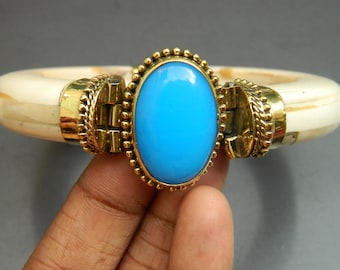 Ethisch afkomstige Vintage Bone Cuff Bangle met turquoise steen (synthetische steen) Indiase armband Etnische Vintage Bone Bangle