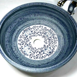 Vintage Floral Pattern Handmade Engraved Round Bathroom Cloakroom Ceramic Counter Top Basin Sink Wash Bowl Vessel Blue White Porcelain Paint