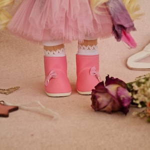 Zapatos para muñecas Botas-zapatos con cordones hechos a mano para muñecas.