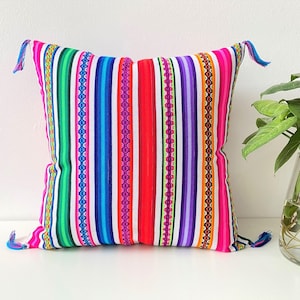 Colorful soft couch pillows - coussin pperuvien - housse oreiller péruvien, couch pillow caribbean - peruvian cushion cover - peruvian decor