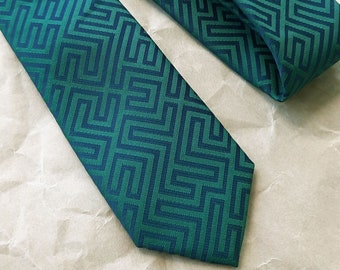 Skinny geometric print tie