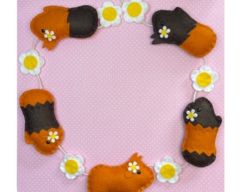 Felt Guinea Pig Garland: Handmade Daisy Chain Wall Decor