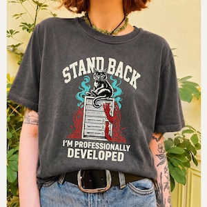 後ろに下がって、プロが開発しました、IT サポート猫シャツ | 面白いテクニカル サポート T シャツ、システム管理者スウェットシャツ、プログラマーへのギフト、ソフトウェア エンジニア