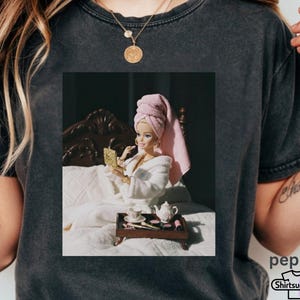 Vintage Washed Shock Doll Make up At Bed Shirt, Surreal Doll Face Tee, Ironic Statement Shirt, Meme Doll Shirt For Women, 90s Mean Doll Face