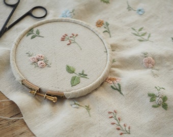 NEW: Floral Trellis Sampler with stabiliser - New Linen Version