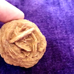 Desert Rose rock Selenite crystals Decorative Stone, desert gypsum Rose's