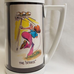Thermo Serv Insulated Mug Lady Bowler Dart Plastic 1976 Turkey Bouncer Strike