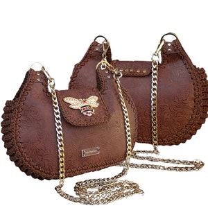 Soft Hobo bag/large dragonfly lock/Tan brown crossbody bag/massive shoulder chain/Crochet handbag/Handmade vegan leather bag /Floral bag Bild 2