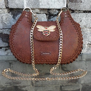 Soft Hobo bag/large dragonfly lock/Tan brown crossbody bag/massive shoulder chain/Crochet handbag/Handmade vegan leather bag /Floral bag Bild 8