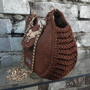 Soft Hobo bag/large dragonfly lock/Tan brown crossbody bag/massive shoulder chain/Crochet handbag/Handmade vegan leather bag /Floral bag Bild 7