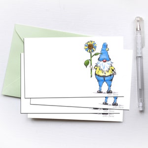 Carte postale ukrainienne de gnome. Jeu de cartes de voeux manuscrites