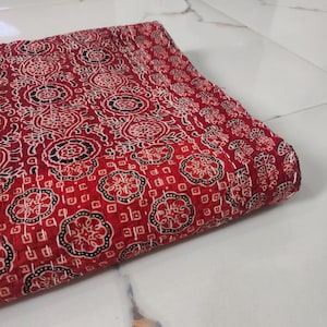 A New Indian Handmade Beautiful Ajarakh Pattern Red Colour Kantha Quilt, Kantha Bedspread, Decorative BedCover, Blanket, Queen size Kantha