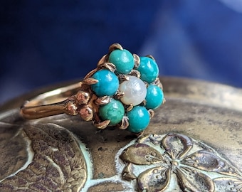 Stunning 9ct green, blue Torquise ring with central fresh water pearl. Cabochon Torquise, Pearl antique ring.