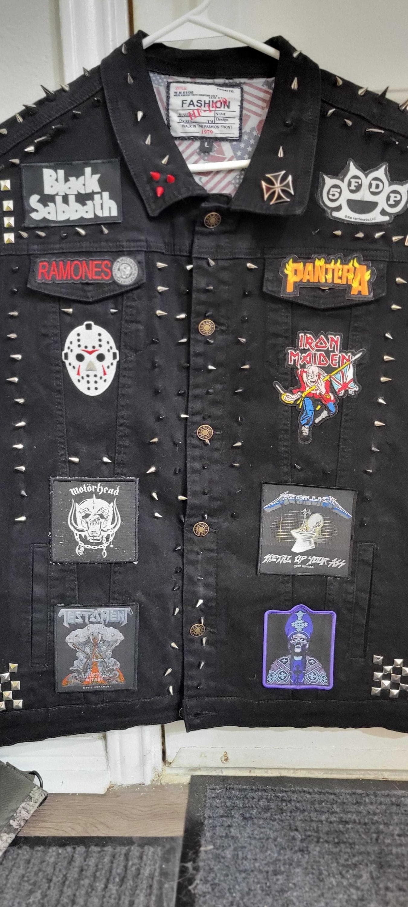 パッチとスタッズ付きカスタムメイドヘビーメタルデニムバトル