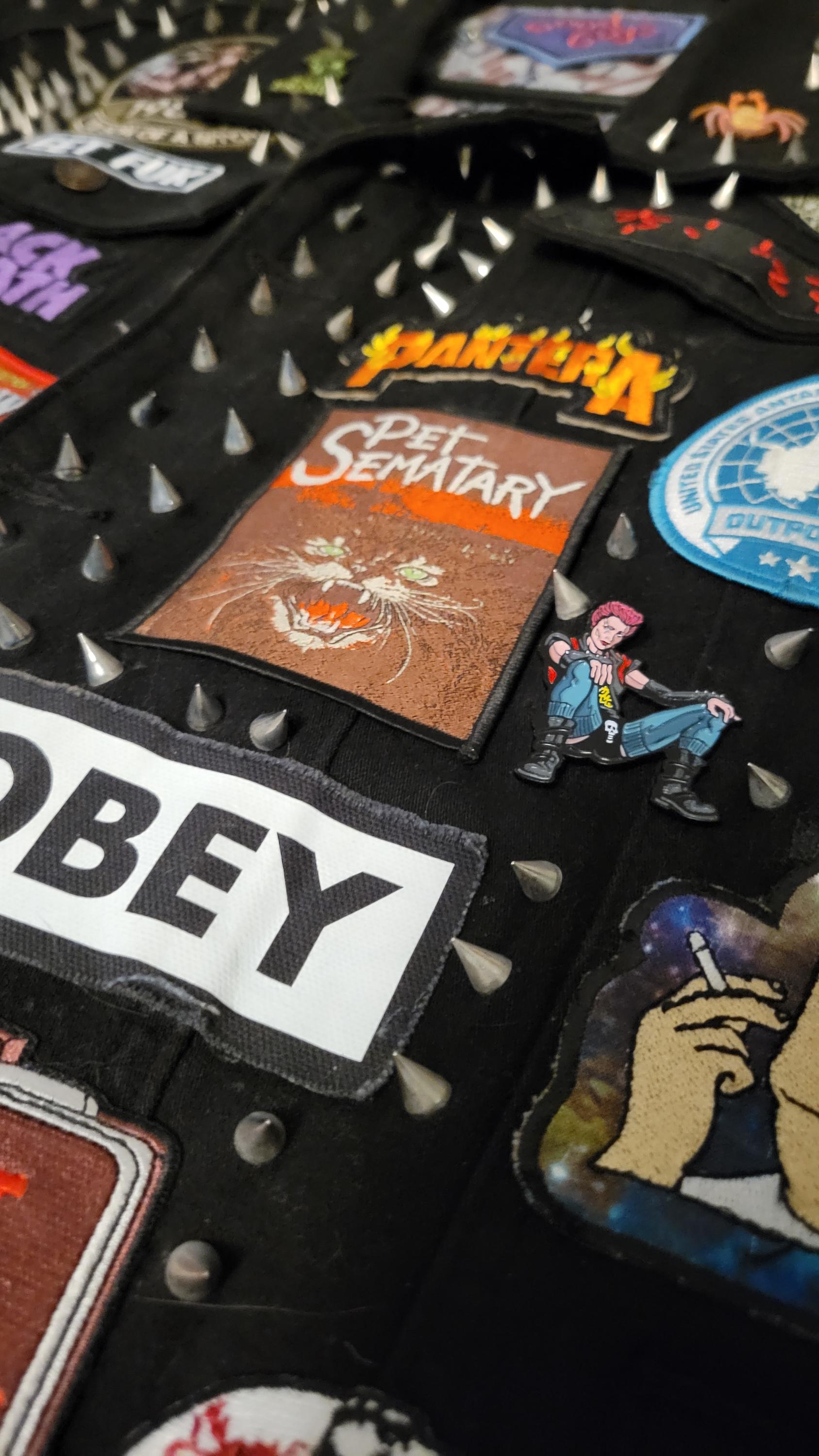 パッチとスタッズ付きカスタムメイドヘビーメタルデニムバトル