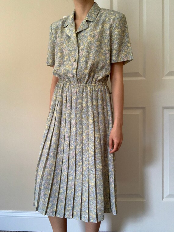Vintage flower prints pleated shirt dress