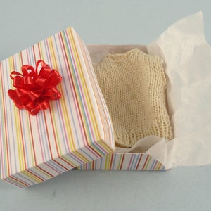 Dollhouse Miniature - Knitted Shell in a Gift Box